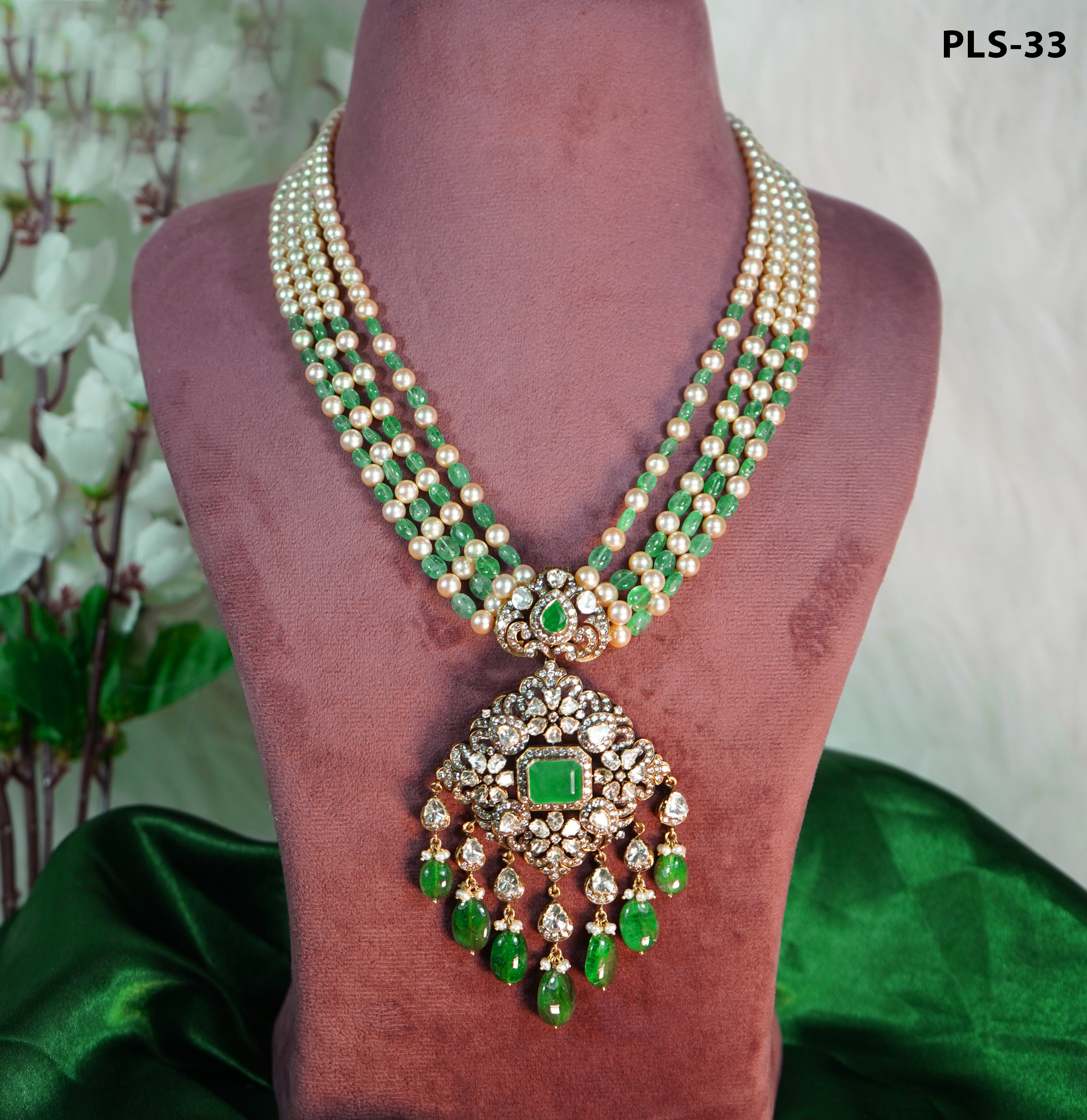 Adorable Pearl and Emerald Polki Necklace