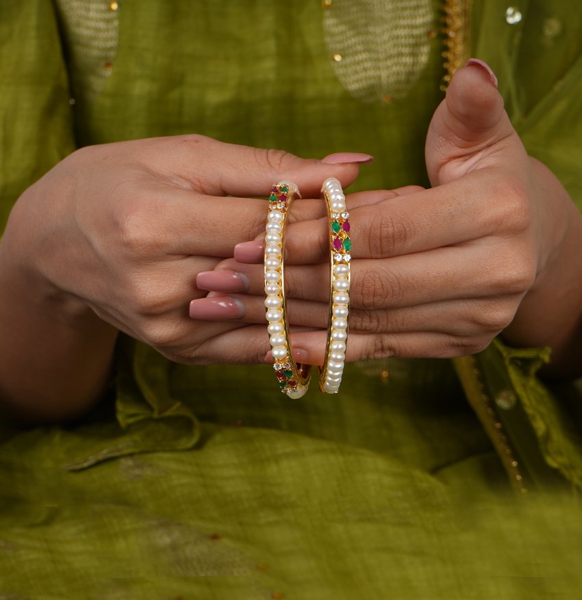 Single line Red and Green White Peals Bangles