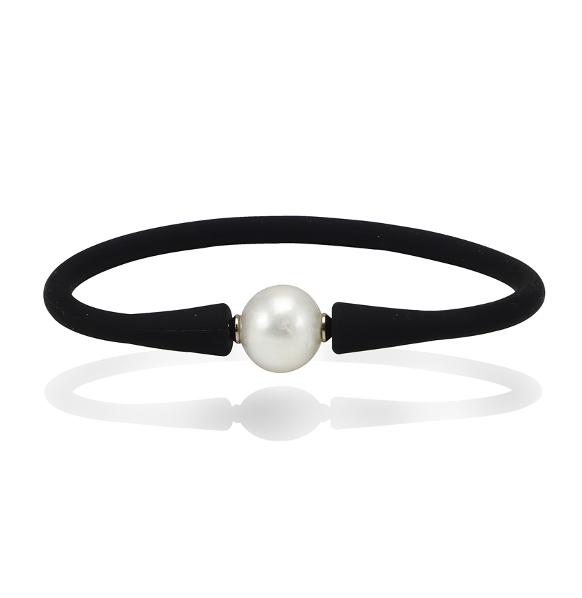 Fashionable White Pearl Bracelet