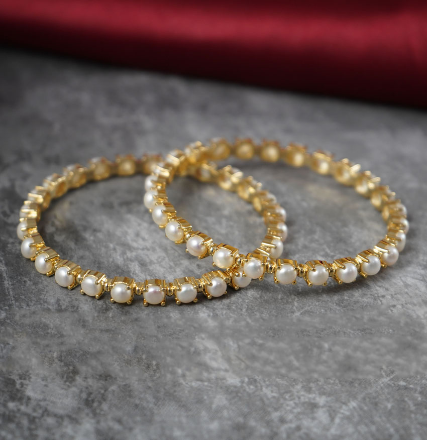 Superior Pearl Bangle