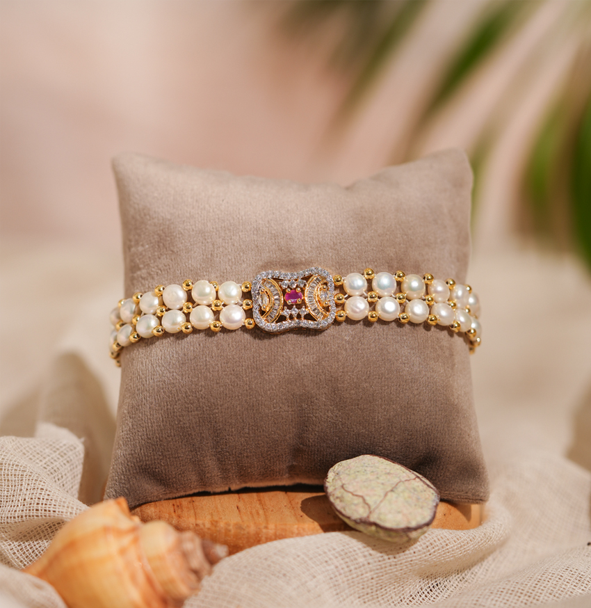 Victoria - Gold-Tone Chain and Freshwater Pearl Bracelet - The Freshwater  Pearl Company