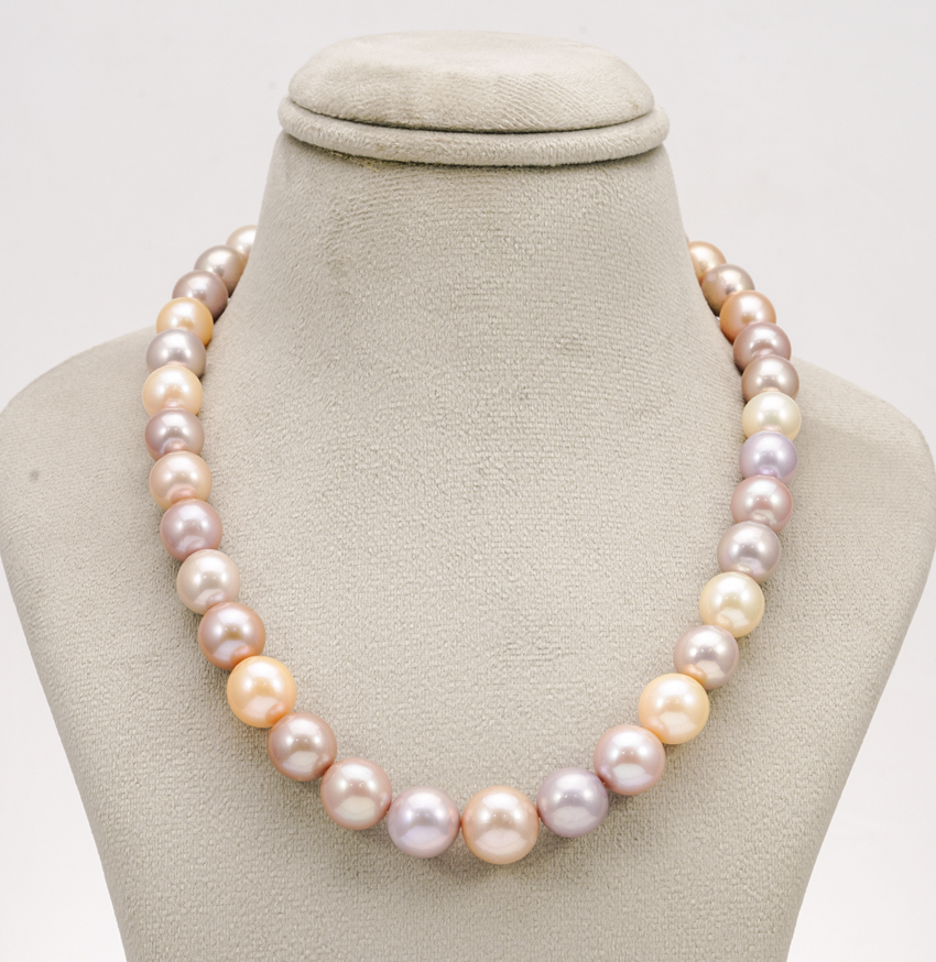 Shop Women's H Samuel Pearl Necklaces up to 70% Off | DealDoodle
