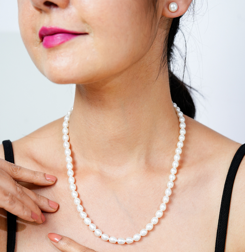 White Oval Pearl Necklace Set