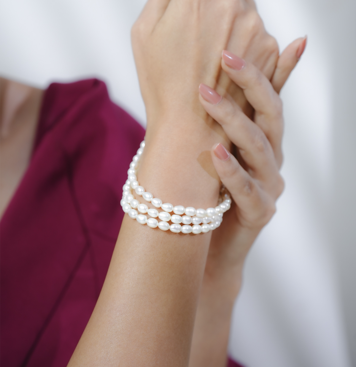 Simple Oval Pearl Bracelets