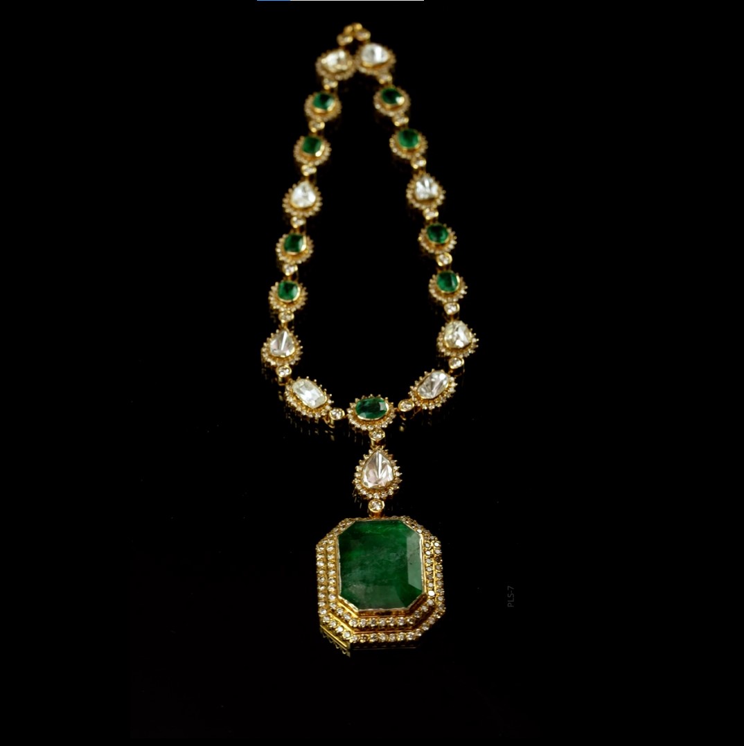 Lakshmi Devi Uncut Diamond Necklace and Earrings - Jewellery Designs